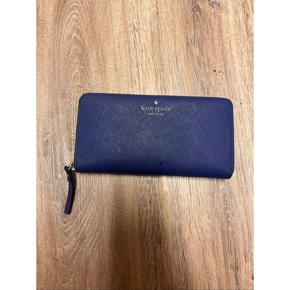 kate spade Handbags - Kate Spade Saffiano Leather Wallet